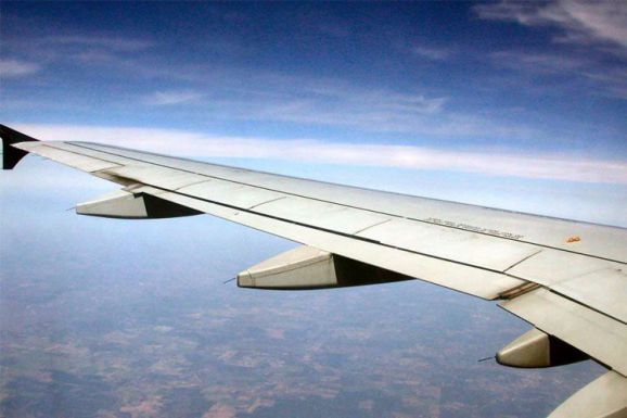 خمیدگی نوک بال های هواپیما